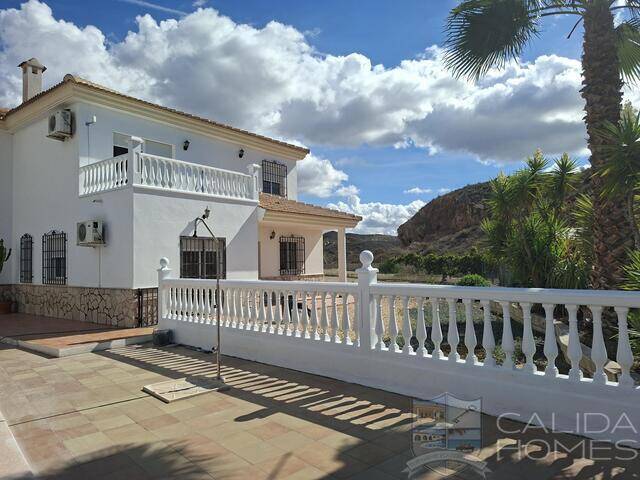Villa Marvel Arboleas: Villa for Sale in Arboleas, Almería