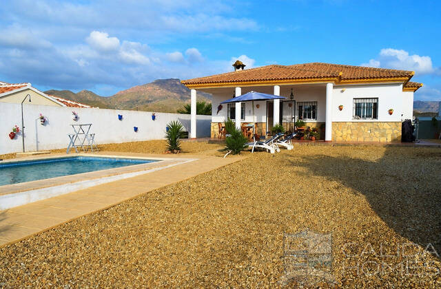 Casa Cucador: Villa for Sale in Zurgena, Almería Casa Cucador: Villa for Sale in Zurgena, Almería
