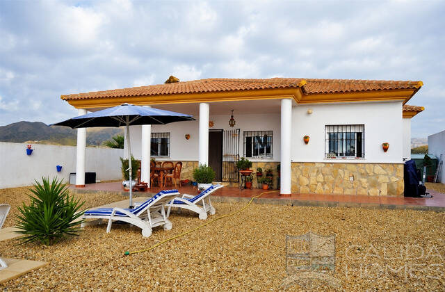Casa Cucador: Villa for Sale in Zurgena, Almería Casa Cucador: Villa for Sale in Zurgena, Almería