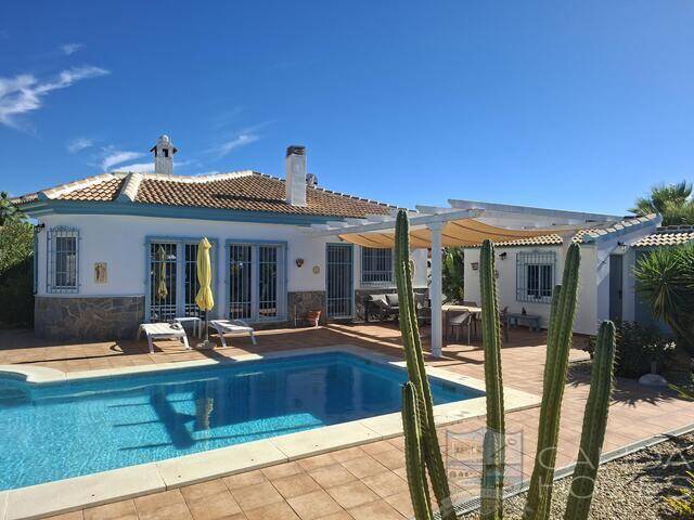 Villa Gerbera: Villa for Sale in Arboleas, Almería Villa Gerbera: Villa for Sale in Arboleas, Almería