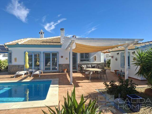 Villa Gerbera: Villa for Sale in Arboleas, Almería Villa Gerbera: Villa for Sale in Arboleas, Almería