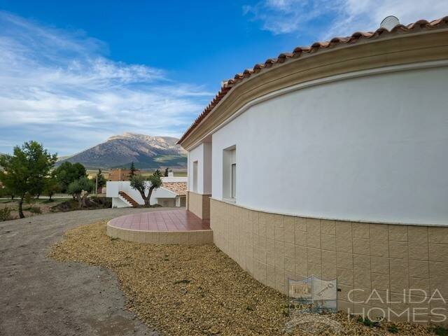 Villa Nuevo Dos: Villa for Sale in Chirivel, Almería Villa Nuevo Dos: Villa for Sale in Chirivel, Almería