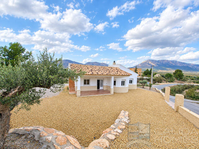 Villa Nuevo Uno: Villa for Sale in Chirivel, Almería
