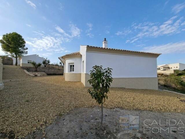 Villa Nuevo Uno: Villa for Sale in Chirivel, Almería