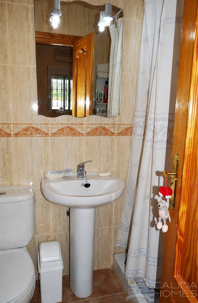 Casa Cucador: Villa for Sale in Zurgena, Almería