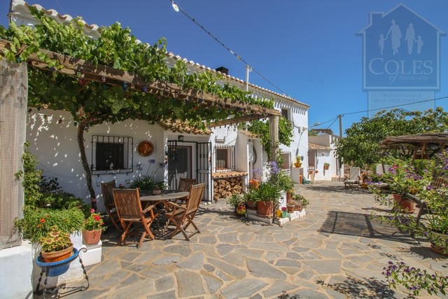 BLA4C09: Cortijo for Sale in Velez Blanco, Almería