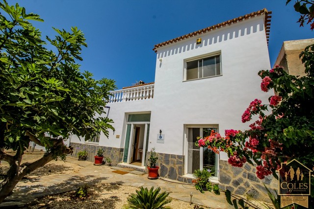 BED5V01: Villa for Sale in Bedar, Almería