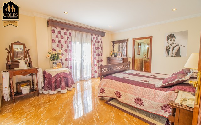 HUE6V01: Villa for Sale in Huercal-Overa, Almería