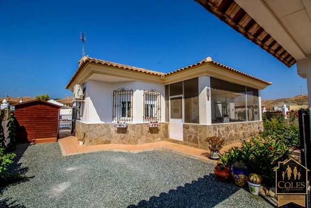 ZUR3VM12: Villa for Sale in Zurgena, Almería