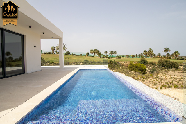 VAL3V17: Villa for Sale in Valle del Este Golf, Almería