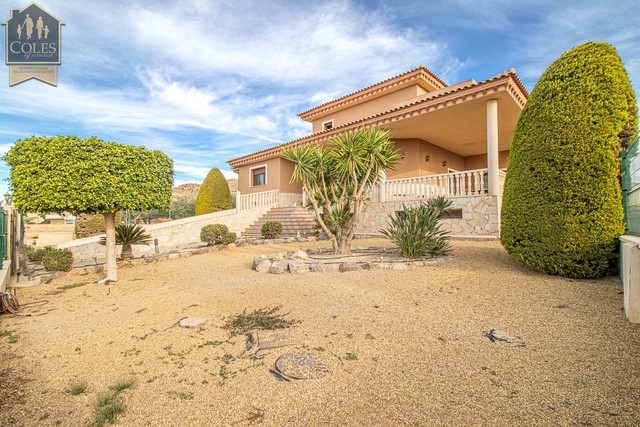 ANT5V02: Villa for Sale in Antas, Almería