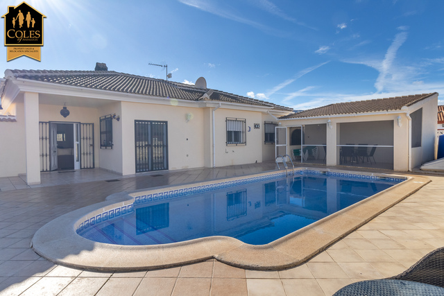 ARB3VHU22: Villa for Sale in Arboleas, Almería