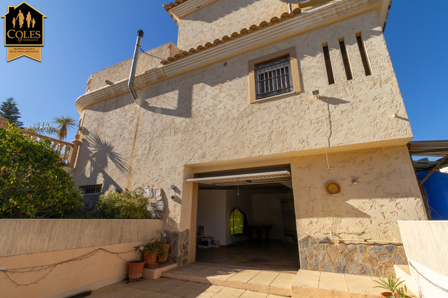 TUR3V47: Villa for Sale in Turre, Almería