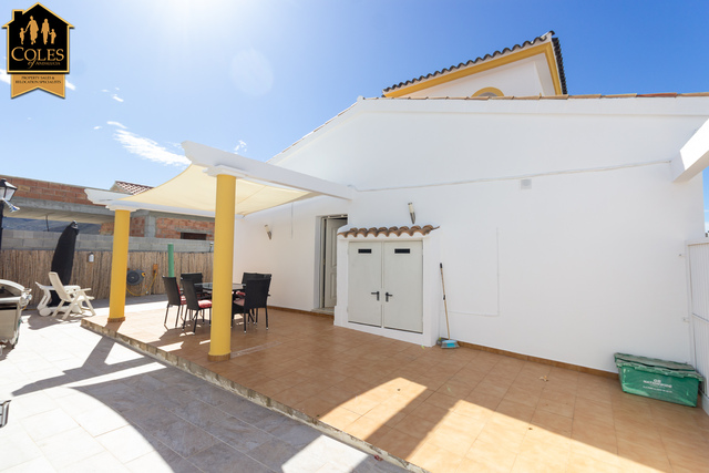 TUR2V20: Villa for Sale in Turre, Almería