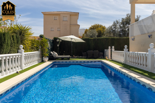 TUR3V48: Villa for Sale in Turre, Almería