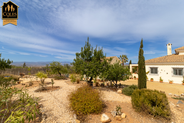 ALB3V26: Villa for Sale in Albox, Almería