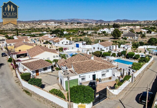 ARB4VGL04: Villa for Sale in Arboleas, Almería