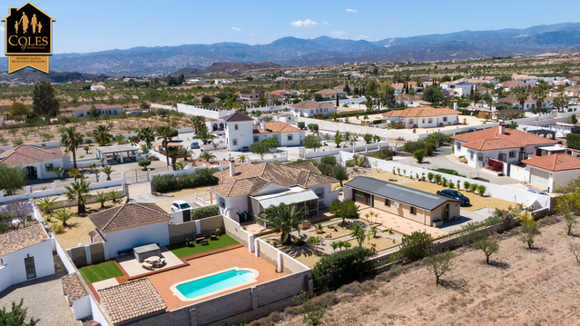 ALB3V27: Villa for Sale in Albox, Almería