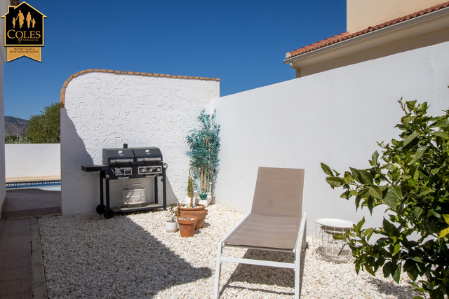 TIJ3V01: Villa for Sale in Tijola, Almería