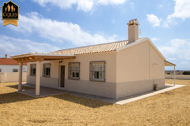 ALB3V28: Villa for Sale in Albox, Almería