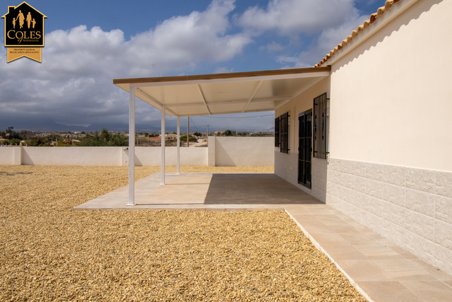 ALB3V28: Villa for Sale in Albox, Almería