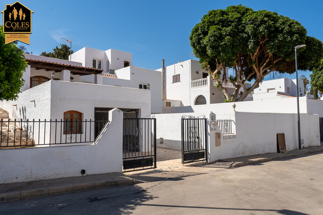 MOJ3V17: Villa for Sale in Mojácar Playa, Almería