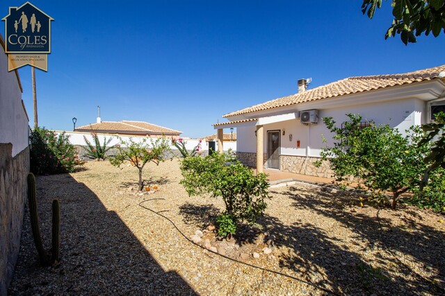 ZUR3VM15: Villa for Sale in Zurgena, Almería