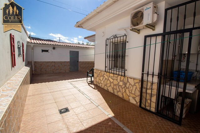 ZUR3VM15: Villa for Sale in Zurgena, Almería