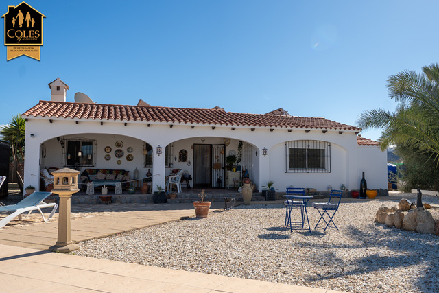 TUR3V52: Villa for Sale in Turre, Almería