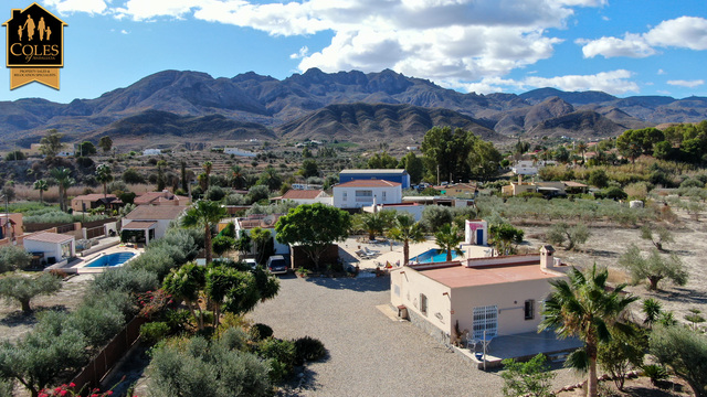 TUR3V52: Villa for Sale in Turre, Almería