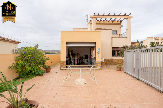 CAR3V09: Villa for Sale in Cariatiz, Almería