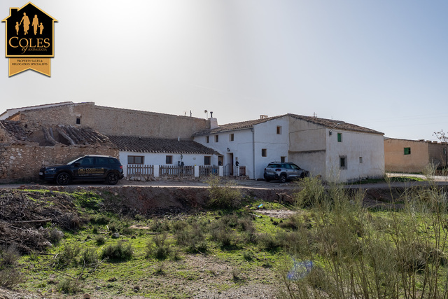 CHV3C01: Cortijo for Sale in Chirivel, Almería