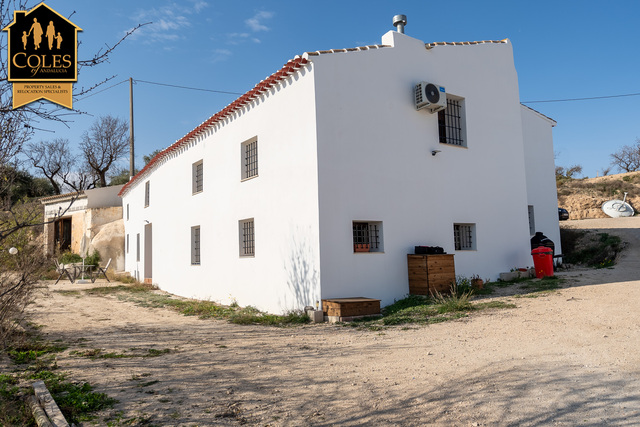 BLA7C02: Cortijo for Sale in Velez Blanco, Almería