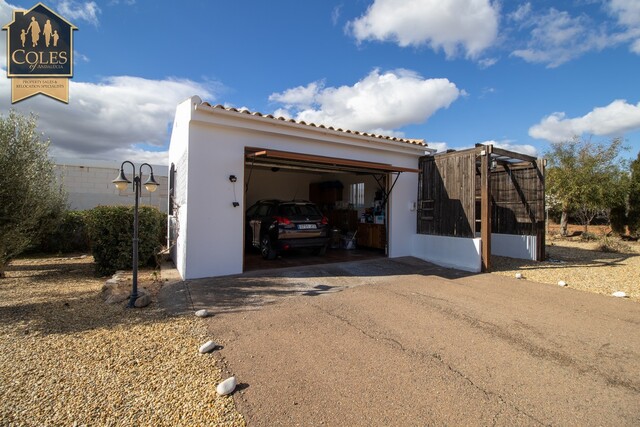 ALB3V29: Villa for Sale in Albox, Almería