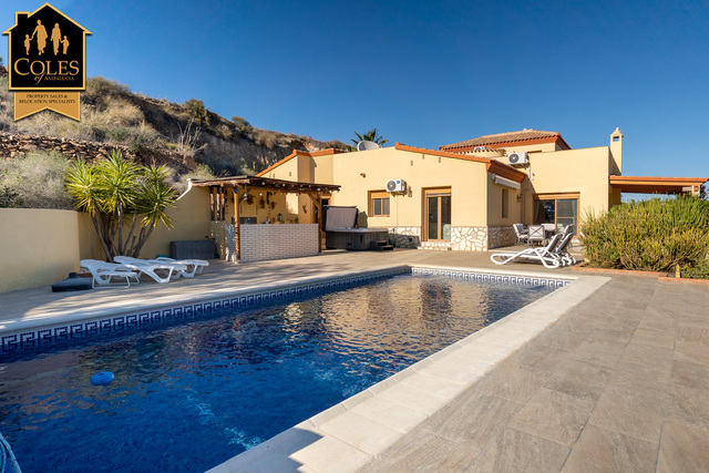 BED4V03: Villa for Sale in Bedar, Almería