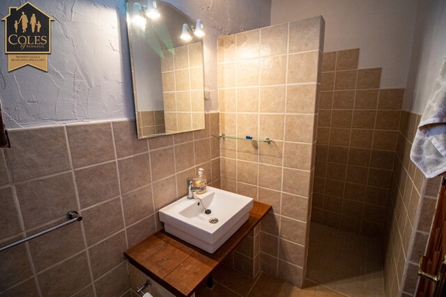 CAR4V03: Villa for Sale in Los Alias, Almería