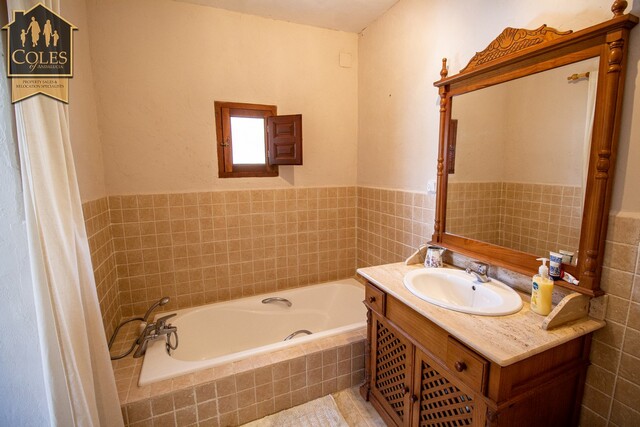 CAR4V03: Villa for Sale in Los Alias, Almería