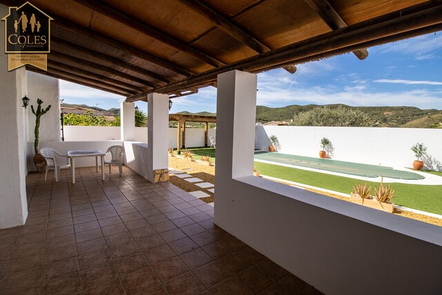 CAR4V03: Villa for Sale in Los Alias, Almería
