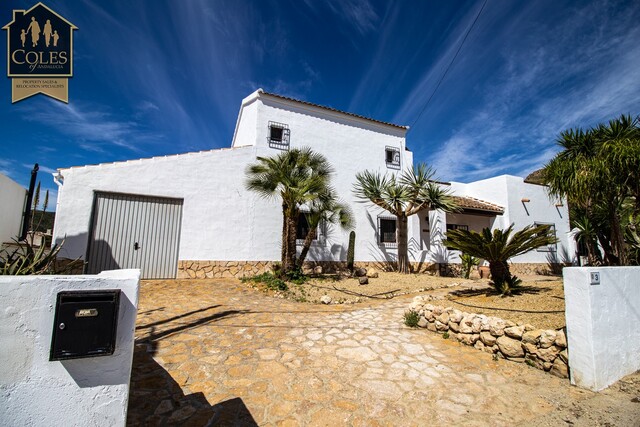 CAR4V03: Villa for Sale in Los Alias, Almería
