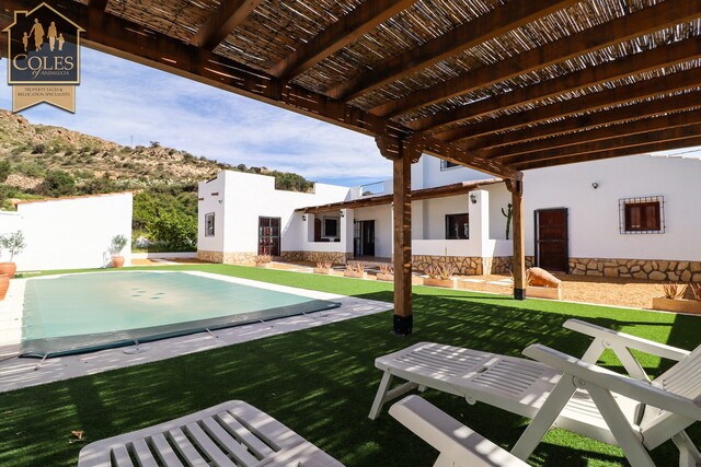 CAR4V03: Villa for Sale in Los Alias, Almería