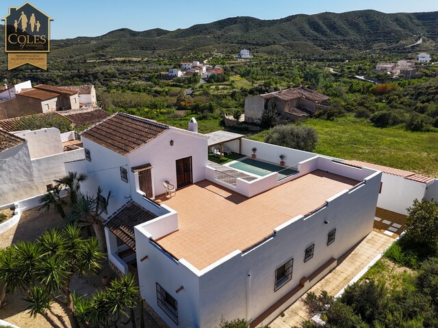 CAR4V03: Villa for Sale in Los Alias, Almería