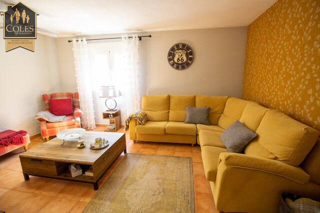 ILL5V01: Villa for Sale in Illar, Almería