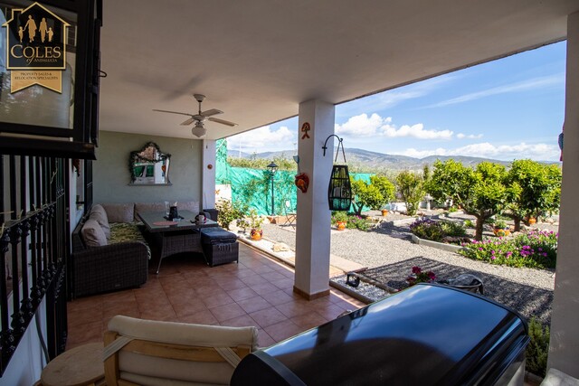 ILL5V01: Villa for Sale in Illar, Almería