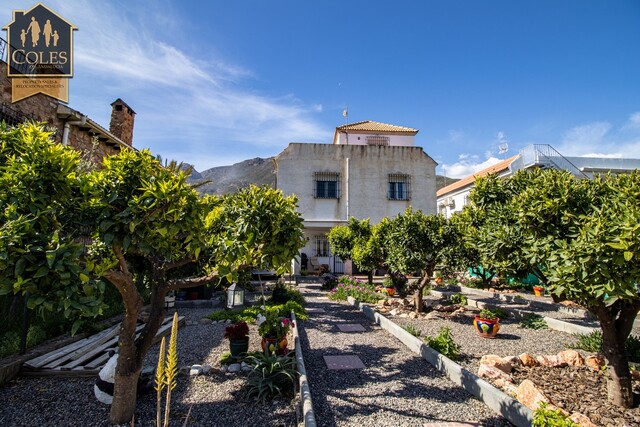 Villa in Illar, Almería