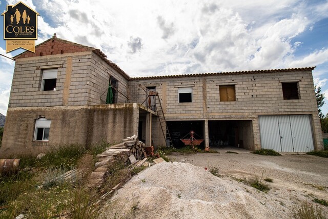 RUB7C01: Cortijo for Sale in Velez Rubio, Almería