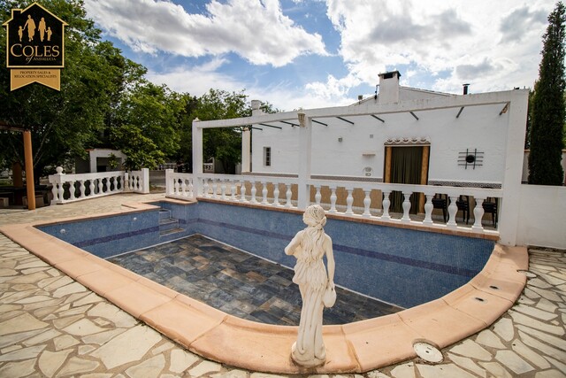RUB7C01: Cortijo for Sale in Velez Rubio, Almería