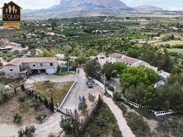 RUB7C01: Cortijo for Sale in Velez Rubio, Almería