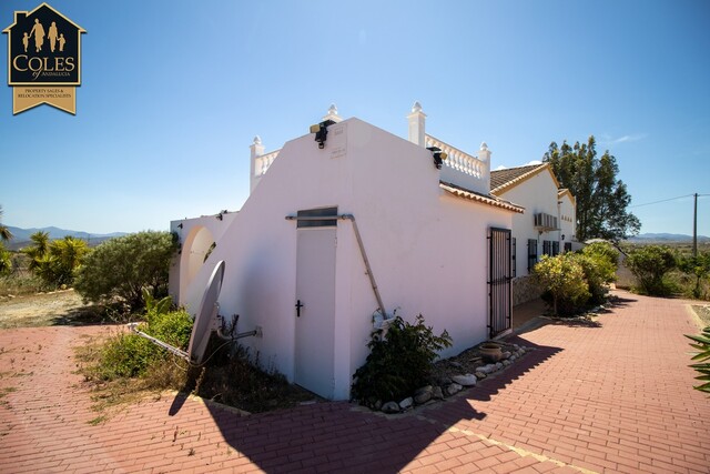 ALB3V30: Villa for Sale in Albox, Almería