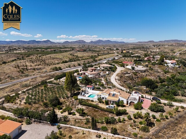 ALB3V30: Villa for Sale in Albox, Almería