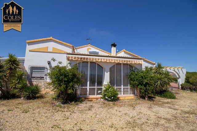 ALB3V30: Villa for Sale in Albox, Almería